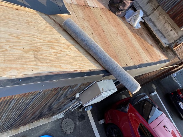 野地板設置と防水紙